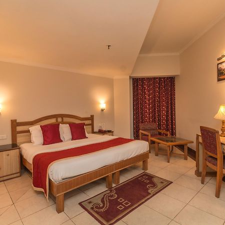 Hotel Pacific Dehradun Zewnętrze zdjęcie