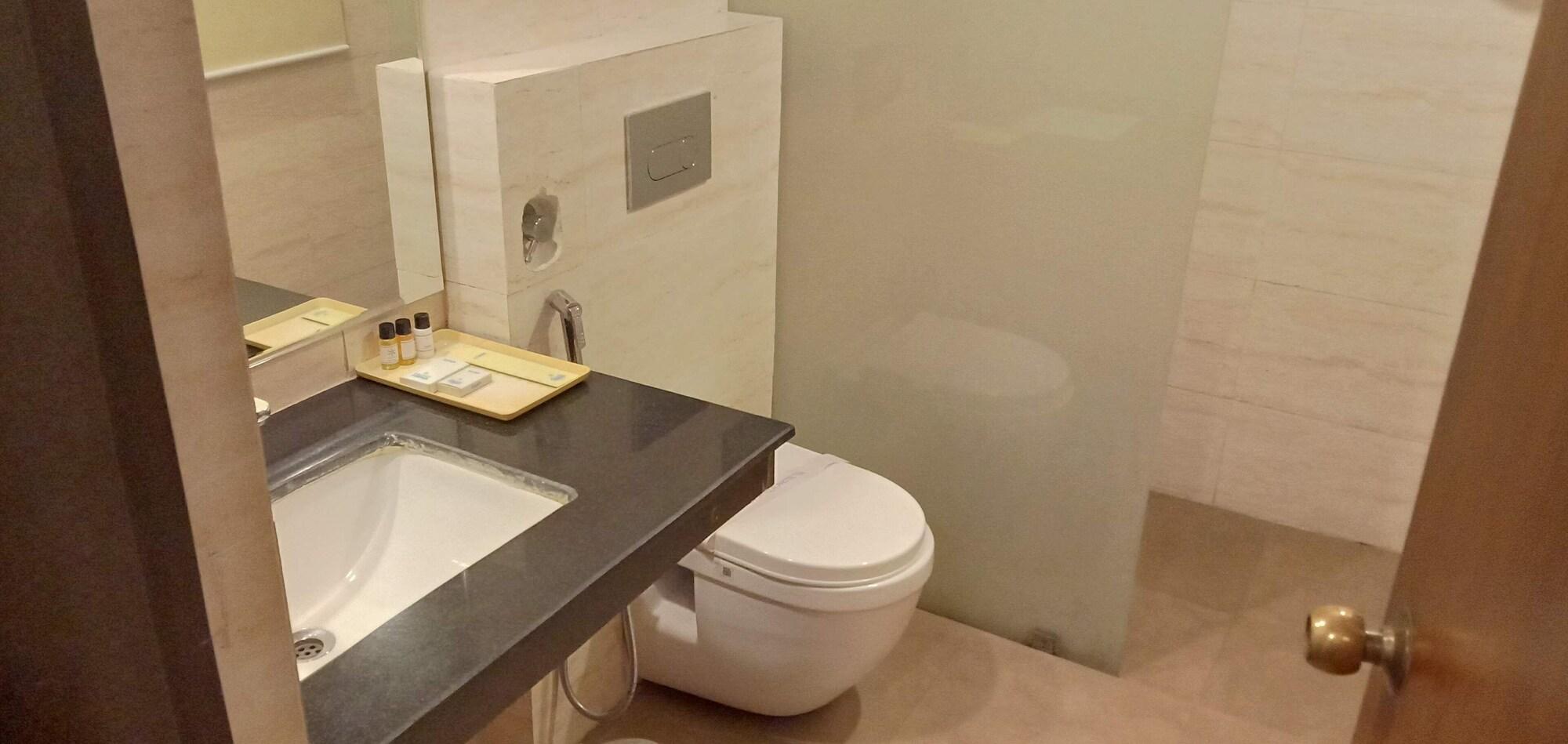 Hotel Pacific Dehradun Zewnętrze zdjęcie