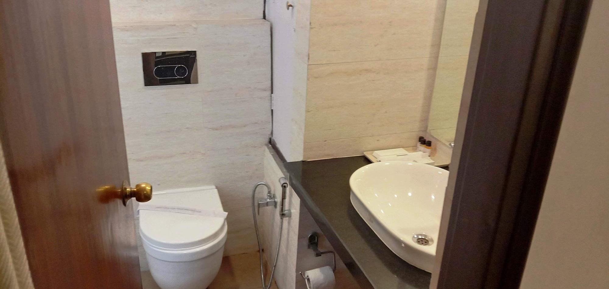 Hotel Pacific Dehradun Zewnętrze zdjęcie