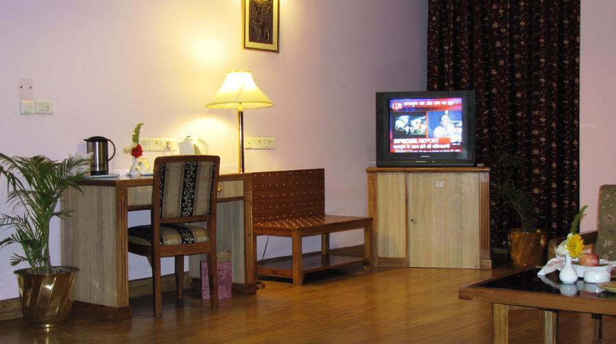 Hotel Pacific Dehradun Zewnętrze zdjęcie