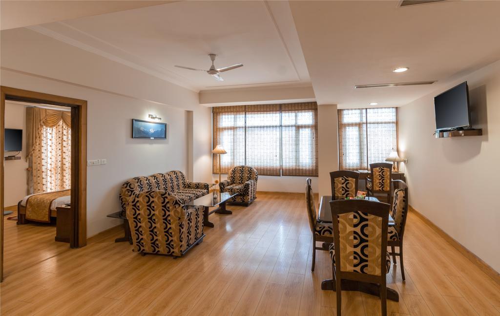 Hotel Pacific Dehradun Zewnętrze zdjęcie