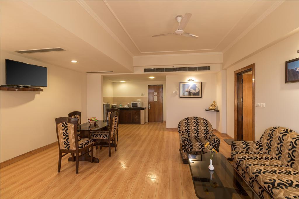 Hotel Pacific Dehradun Zewnętrze zdjęcie