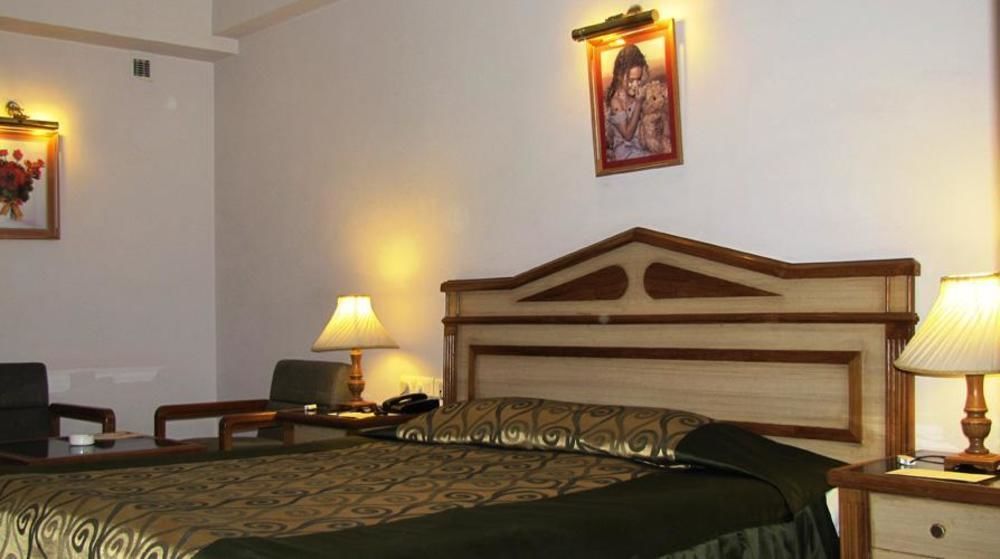 Hotel Pacific Dehradun Zewnętrze zdjęcie