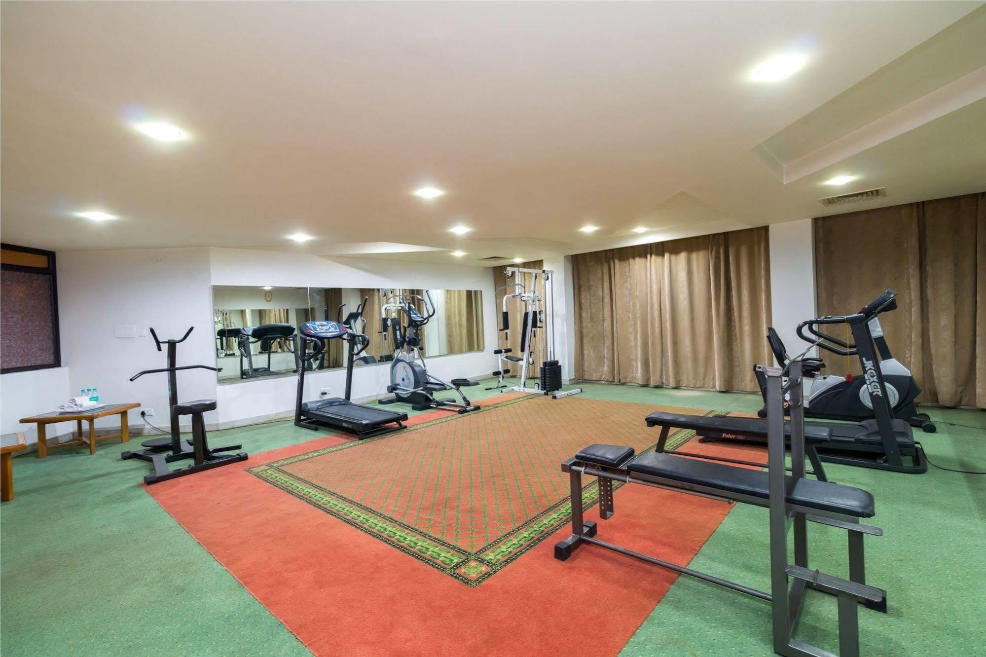 Hotel Pacific Dehradun Zewnętrze zdjęcie