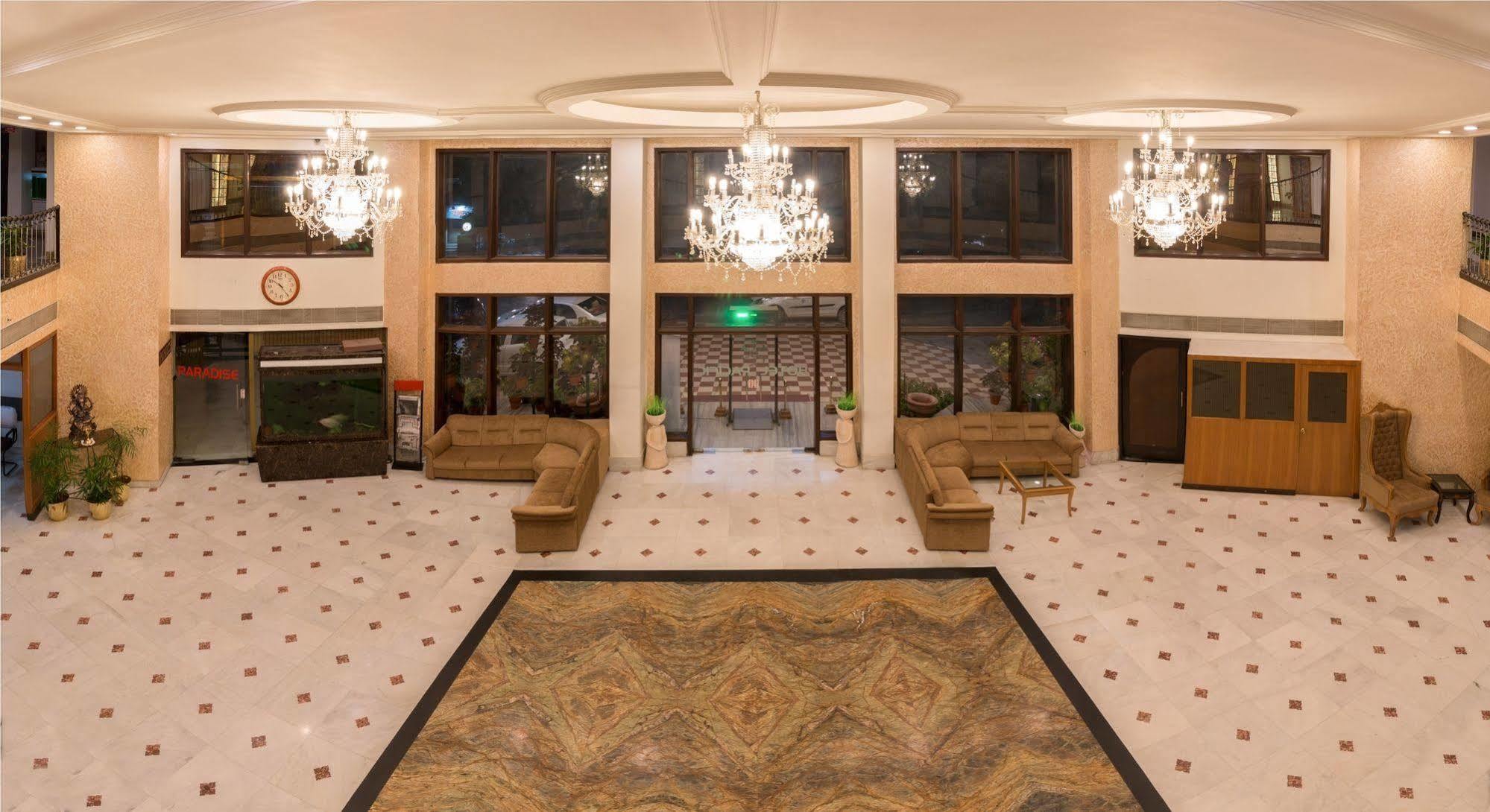 Hotel Pacific Dehradun Zewnętrze zdjęcie